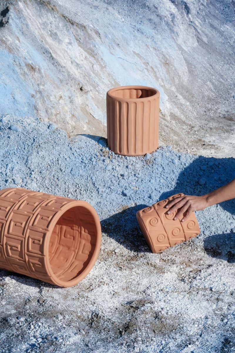 Terracotta vase Magna Graecia Onda by Seletti