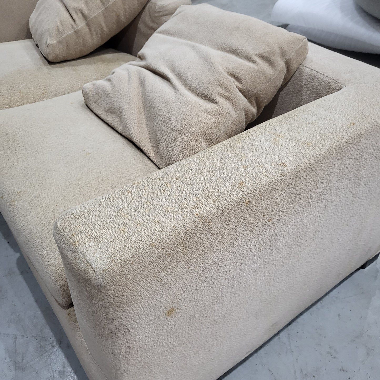 (Used/사용감O) 2 Seater Sofa