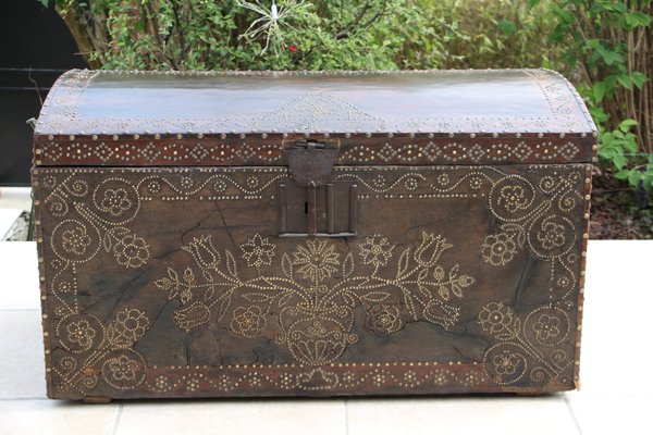 17th Century Leather Trunk-YF-646326