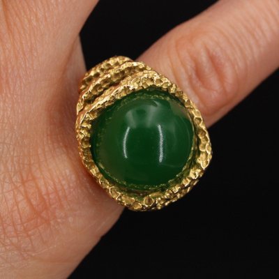 18 Carat Chrysoprase Chiseled 18 Karat Yellow Gold Ring-OLU-986174