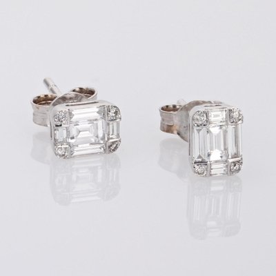 18 Karat White Gold Stud Earrings with Brilliant and Baguette Diamonds, Set of 2-OLU-1731244