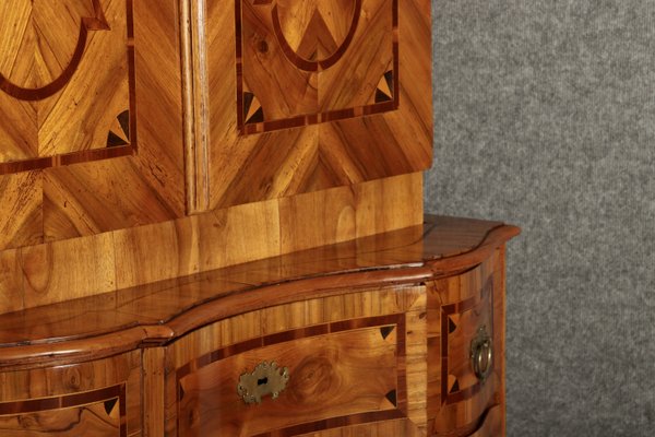 18th Century Baroque Top Cabinet in Walnut, 1725-DXD-2033185