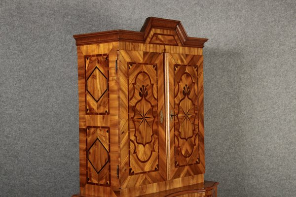 18th Century Baroque Top Cabinet in Walnut, 1725-DXD-2033185