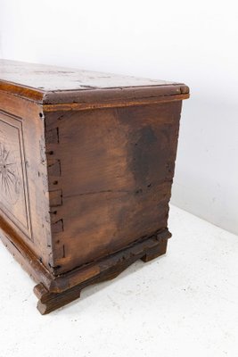 18th Century Carved Oak Chest-RIU-1309322