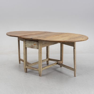 18th Century Folding Table with Rounded Edges-VAP-1140665