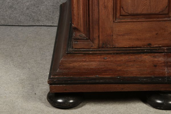 18th Century Frankfurt Wave Cabinet in Oak, 1750s-DXD-2033235