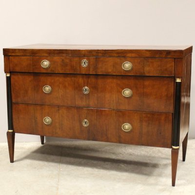 18th Century Italian Directoire Chest of Drawers in Walnut-UMS-1724009