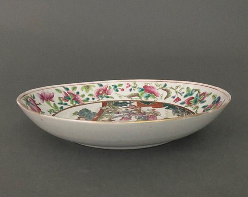 19th Century Canton Soup Plate in Rich Court Decor-QKG-1745374