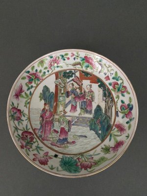 19th Century Canton Soup Plate in Rich Court Decor-QKG-1745374