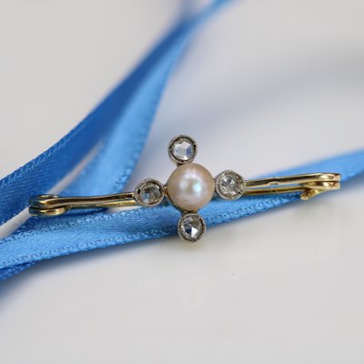 19th Century Fine Pearl Diamonds 18 Karat Yellow Gold Pin Brooch-OLU-1815851