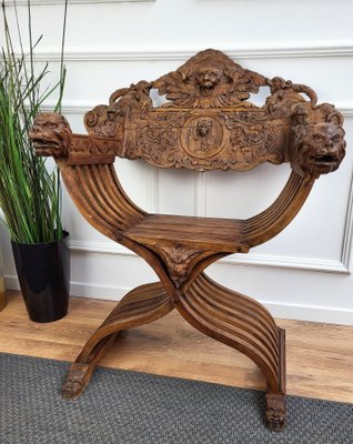 19th Century Italian Renaissance Savonarola Chair in Carved Walnut-EUP-1308627