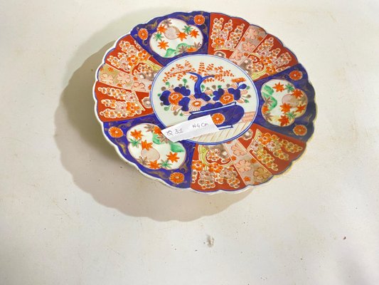 19th Century Japanese Scalloped Imari Porcelain Dish or Charger-UR-1734468