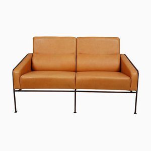 2-Seater Airport Sofa with Cognac Aniline Leather and Brass Frame by Arne Jacobsen for Fritz Hansen, 1960s-MTD-1400786