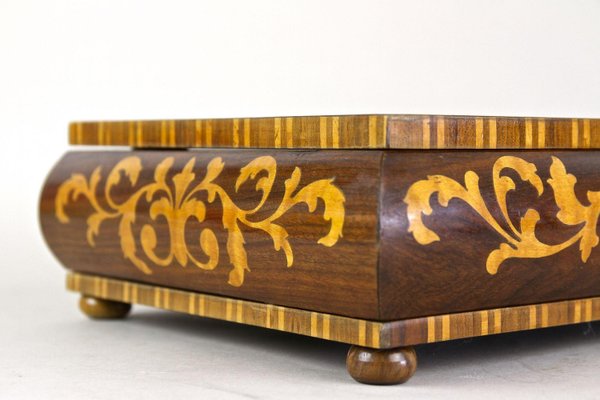 20th Century Art Deco Nutwood Box with Maple Inlays, Austria, 1920s-TQA-2024336