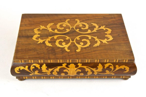 20th Century Art Deco Nutwood Box with Maple Inlays, Austria, 1920s-TQA-2024336