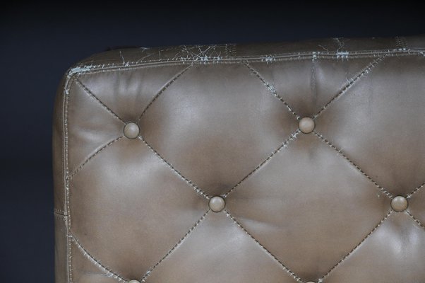 20th Century English Gray Chesterfield Ottoman-FLW-1402255