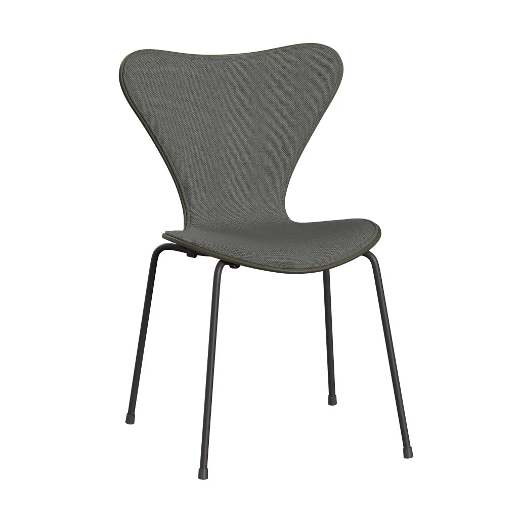 Series 7™ - 3107, Front Upholstered by Fritz Hansen