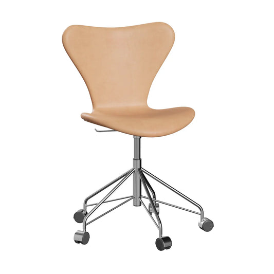 Series 7™ - 3117, Fully Upholstered by Fritz Hansen