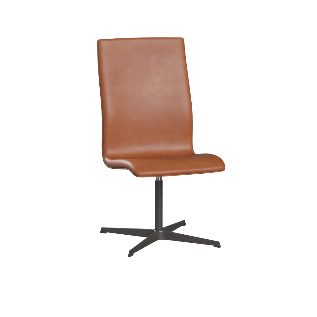 Oxford™ - 3143T, Medium back, fixed seat height by Fritz Hansen