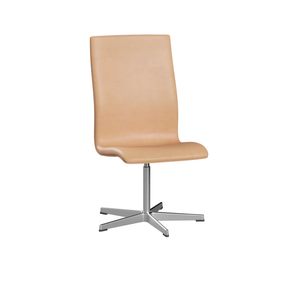 Oxford™ - 3173T, Medium back, fixed seat height by Fritz Hansen