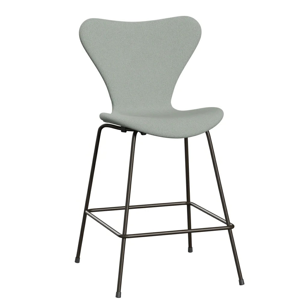 Series 7™ - 3187, Fully Upholstered by Fritz Hansen