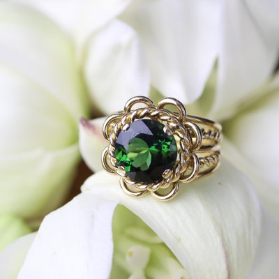 4.34 Carats Green Tourmaline 18 Karat Yellow Gold Ring, 1960s-OLU-1743320