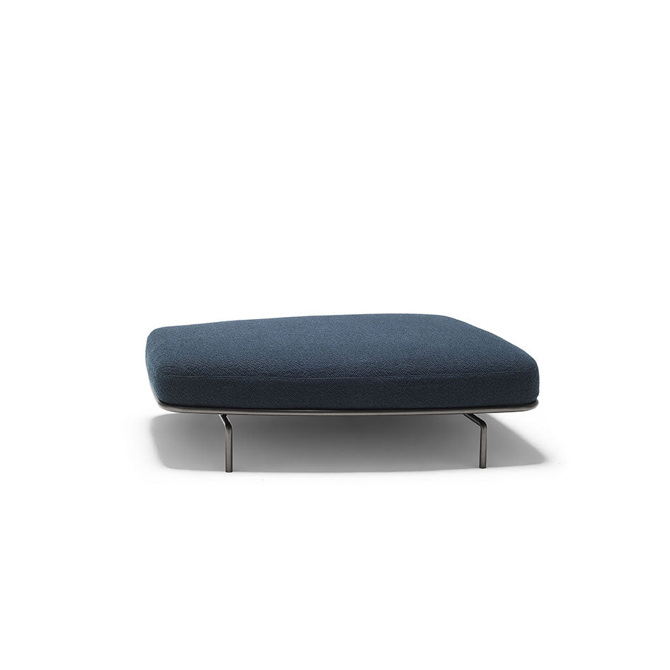 Panoramic - Curved Fabric Sofa by Knoll