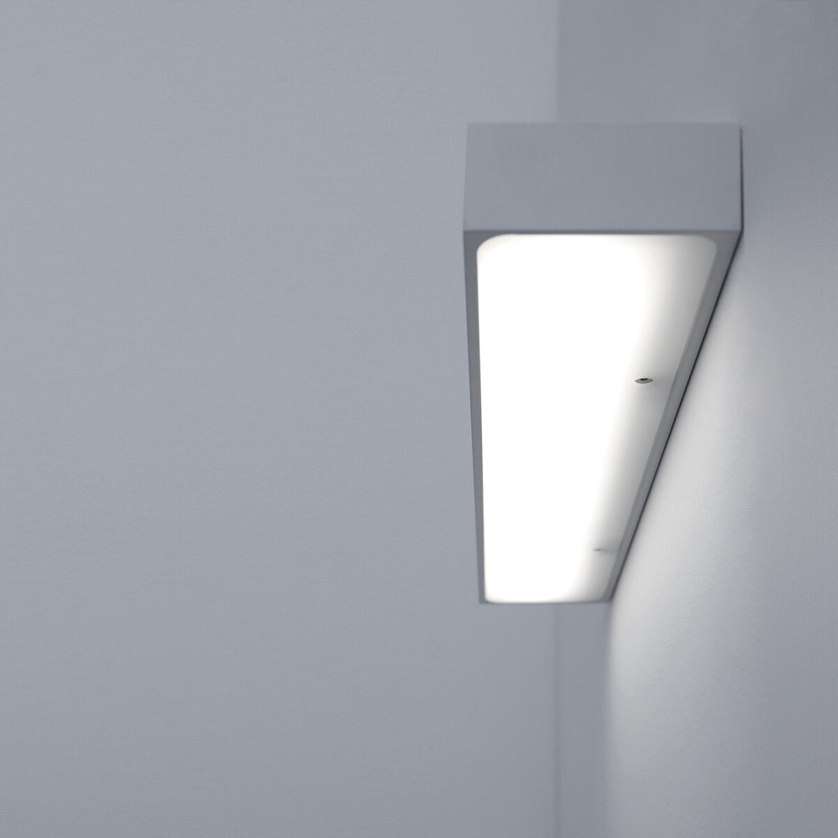 LINET - LED methacrylate and metal wall lamp by Davide Groppi