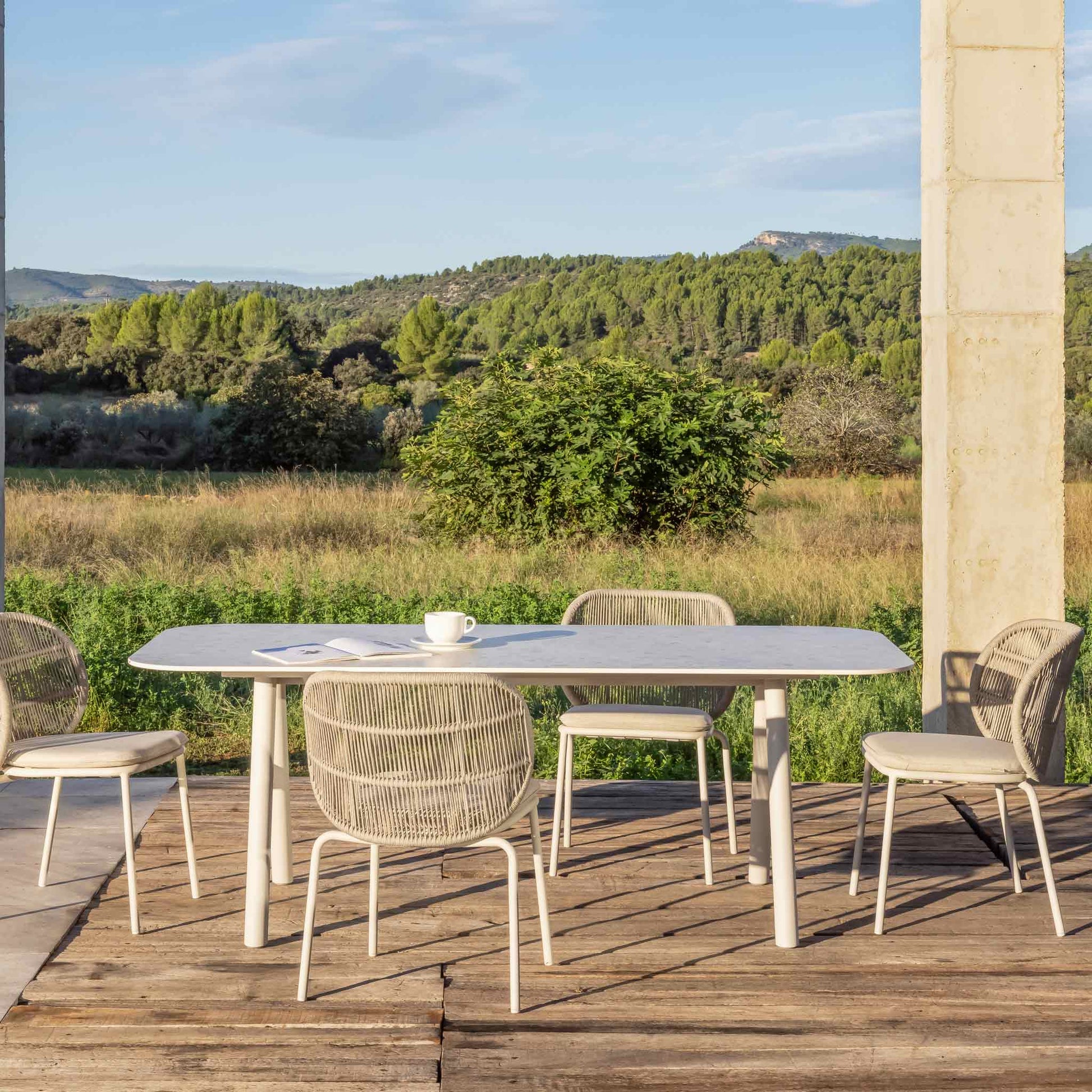 Ceramic Dining Table Kodo by Vincent Sheppard #DUNE WHITE/CERAMIC SHARDS