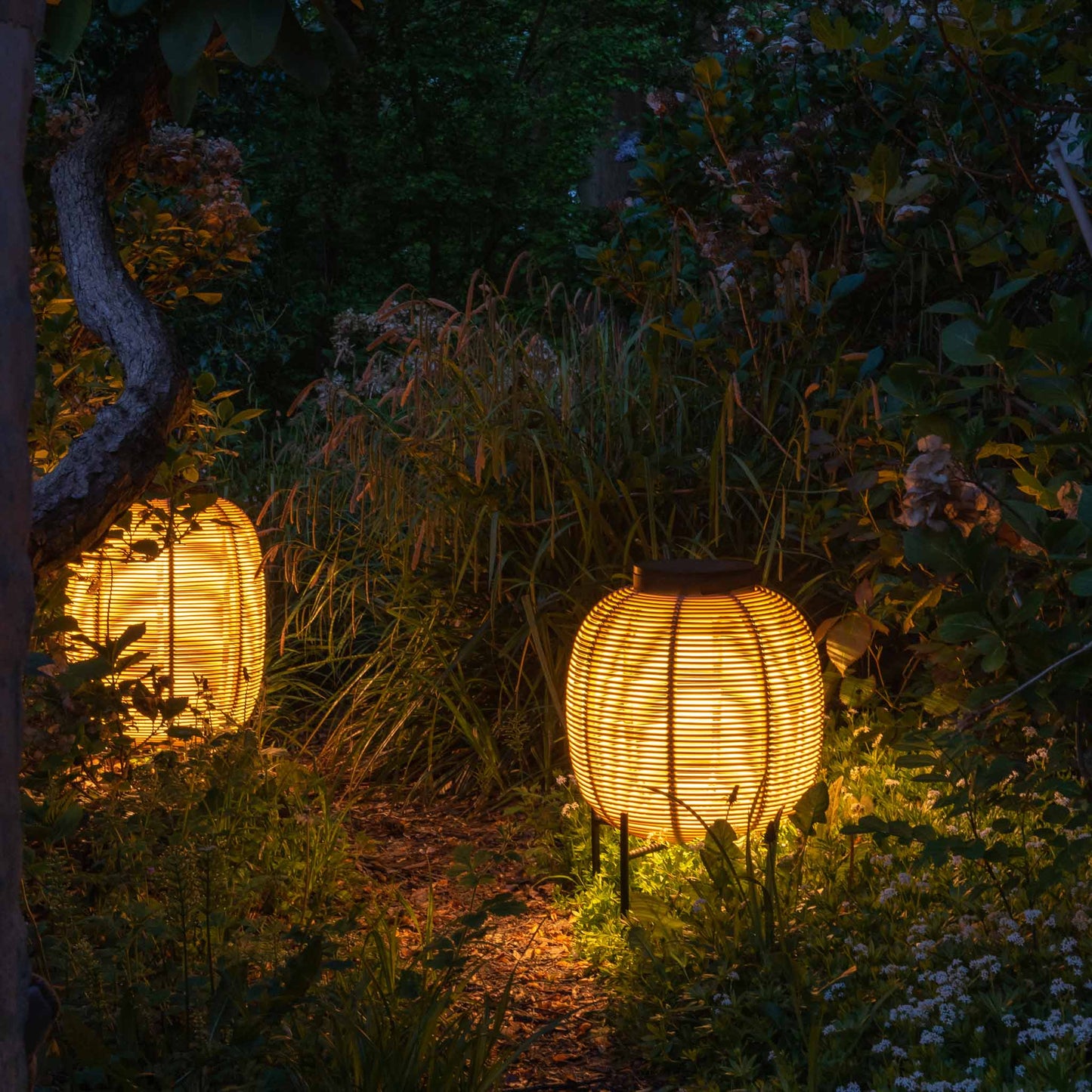 Solar powered wicker lantern with Steel Base TIKA by Vincent Sheppard #Camel