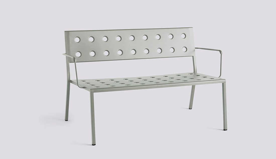 Balcony Lounge Bench W. Arm by HAY