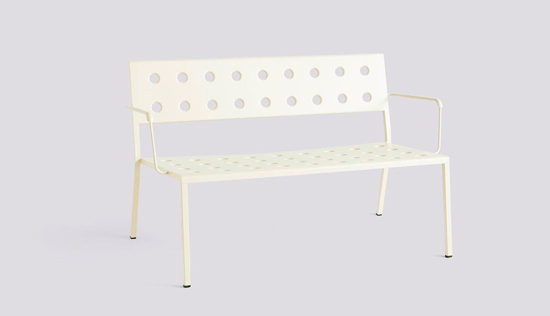 Balcony Lounge Bench W. Arm by HAY