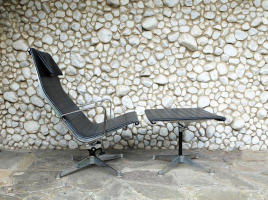 Aluminium EA 124 Lounge Chair & EA 125 Ottoman by Charles & Ray Eames for Herman Miller, 1960s, Set of 2-ZM-909645