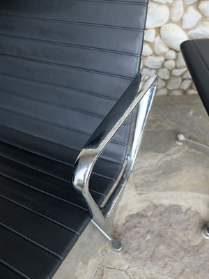 Aluminium EA 124 Lounge Chair & EA 125 Ottoman by Charles & Ray Eames for Herman Miller, 1960s, Set of 2-ZM-909645