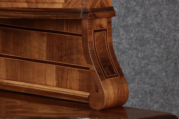 Ancient Baroque Showcase in Walnut, 1730-DXD-1750455