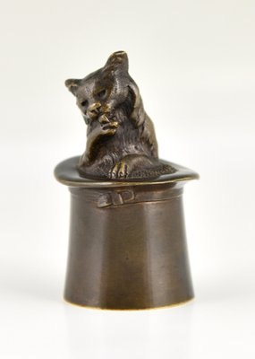 Antique Bronze Table Bell Depicting Cat in a Top Hat, 1880-KTN-1819225