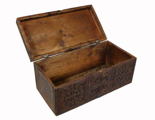 Antique Cedar Wood Treasure Dowry Chest Box, Nuristan, Afghanistan, 1920s-UZN-1404921