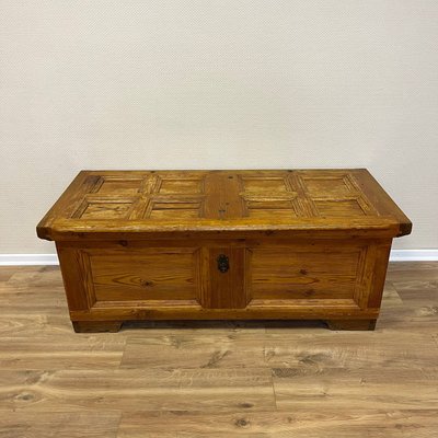 Antique Chest in Larch with Iron Fittings, 18th Century-ALF-2033552