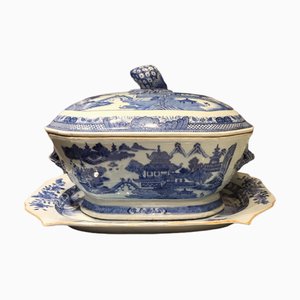 Antique Chinese Yongzheng Qianlong Porcelain Soup Tureen Set, 18th-Century, Set of 3-TCS-1364492