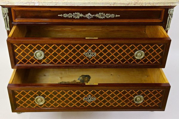 Antique French Chest of Drawers in Mahogany with Marquetry Works, 1870-TQA-1419285