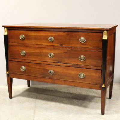 Antique Italian Chest of Drawers in Walnut, 1700s-UMS-1792466