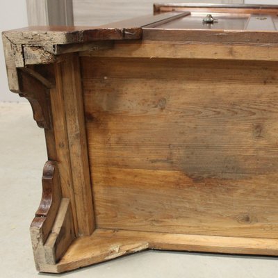 Antique Italian Walnut Sideboard, 1700s-UMS-1767797