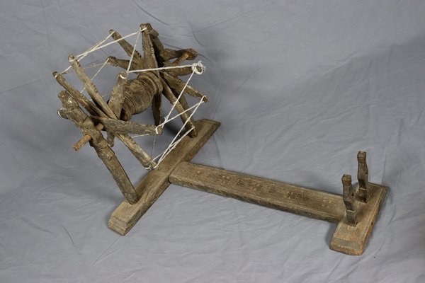 Antique Traditional Basic Spinning Wheel, Nuristan Charkha, 1890s-UZN-1389294