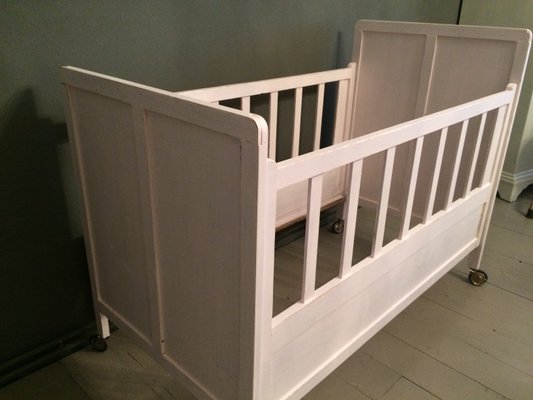 Antique Wood Crib-WWE-550941