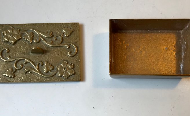 Art Deco Bronze Box with Flowers in Relief, 1930s-LCR-743187