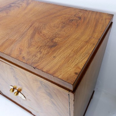 Art Deco Display Cabinet in Walnut Veneer, 1930-NYF-2019100