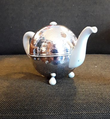 Art Deco German Cream White Porcelain Silver Plated Insulated Metal Coat with Cream White Bakelite Feet Spherical Tea Toan from WMF, 1930s-HOI-1335647