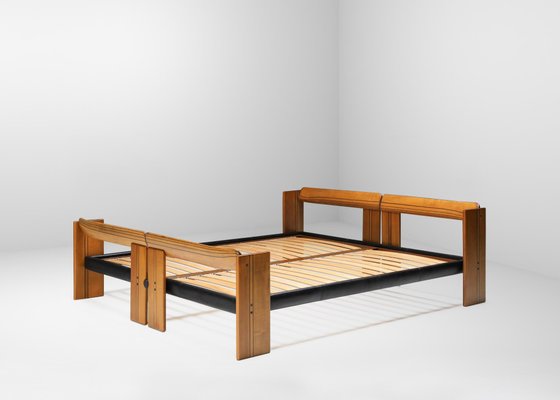 Artona Bed in Walnut attributed to Afra & Tobia Scarpa for Maxalto, 1970s-KKZ-1814316