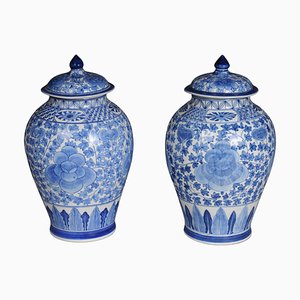 Asian Lidded Vases in Porcelain, 20th Century, Set of 2-FLW-1765793