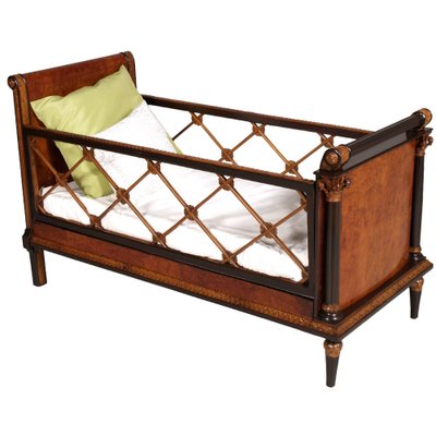 Baby Bed Cot in Burl Walnut and Carved Maple by Paolo Buffa for La Permanente Mobili Cantù, 1930s-NJV-1373662